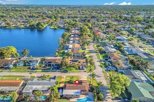 9621 NW 8th St, Pembroke Pines, FL 33024 - Photo 44