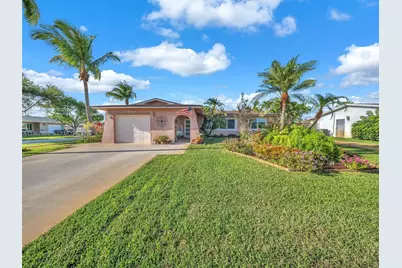 9621 NW 8th St, Pembroke Pines, FL 33024 - Photo 1