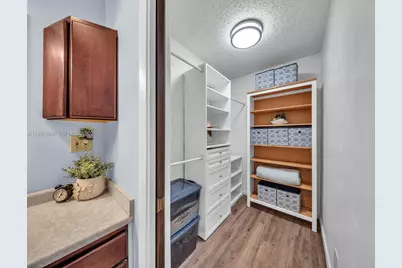 9621 NW 8th St, Pembroke Pines, FL 33024 - Photo 24