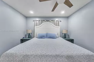 9621 NW 8th St, Pembroke Pines, FL 33024 - Photo 20