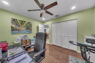 9621 NW 8th St, Pembroke Pines, FL 33024 - Photo 30