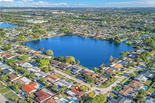 9621 NW 8th St, Pembroke Pines, FL 33024 - Photo 48