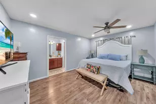 9621 NW 8th St, Pembroke Pines, FL 33024 - Photo 18