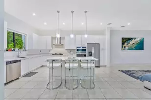 4346 NW 81st Ave, Doral, FL 33166 - Photo 6