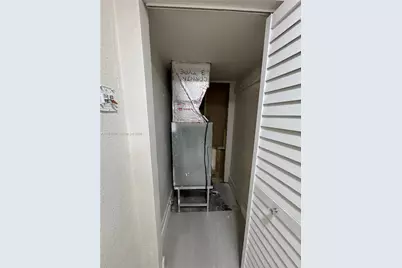 1545 NW 1st St #1535, Miami, FL 33125 - Photo 6