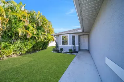 2032 NE 6th St, Other City - In The State Of Florida, FL 33909 - Photo 10