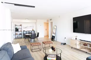 13155 Ixora Ct, North Miami, FL 33181 - Photo 4