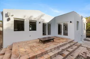 8926 Emerson Ave, Surfside, FL 33154 - Photo 32