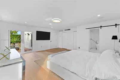 8926 Emerson Ave, Surfside, FL 33154 - Photo 20