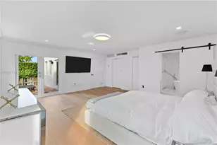 8926 Emerson Ave, Surfside, FL 33154 - Photo 20