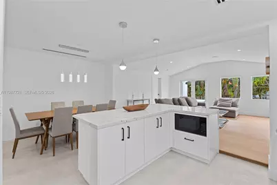 8926 Emerson Ave, Surfside, FL 33154 - Photo 12