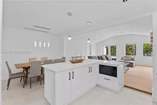 8926 Emerson Ave, Surfside, FL 33154 - Photo 12