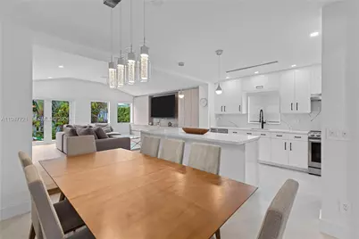 8926 Emerson Ave, Surfside, FL 33154 - Photo 8