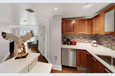 448 Ocean Dr #302, Miami Beach, FL 33139 - Photo 2