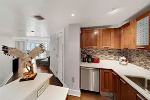 448 Ocean Dr, Miami Beach, FL 33139 - Photo 2