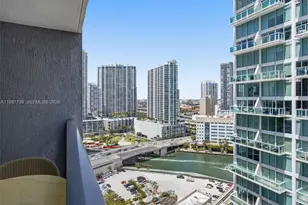31 SE 6th St, Miami, FL 33131 - Photo 2