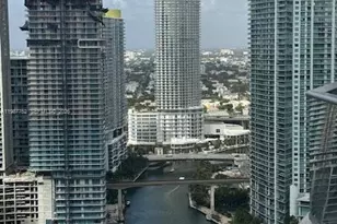 77 SE 5th St, Miami, FL 33131 - Photo 10