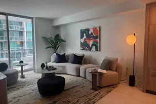77 SE 5th St, Miami, FL 33131 - Photo 6