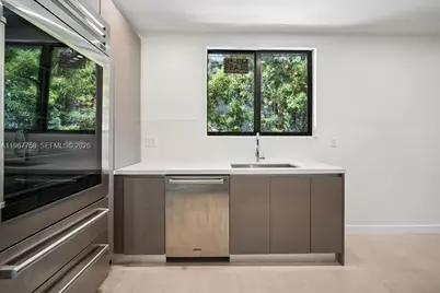 5661 Pine Tree Dr #0, Miami Beach, FL 33140 - Photo 14