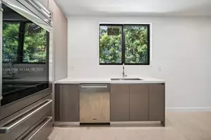 5661 Pine Tree Dr, Miami Beach, FL 33140 - Photo 14