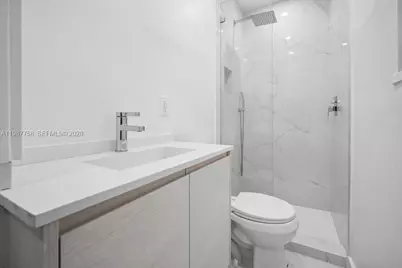 5661 Pine Tree Dr #0, Miami Beach, FL 33140 - Photo 18