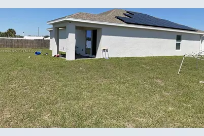 9013 Meadow Cir, Labelle, FL 33935 - Photo 2