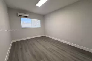 455 Golden Isles Dr, Hallandale Beach, FL 33009 - Photo 14