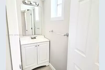 1700 NE 191st St #100, Miami, FL 33179 - Photo 24