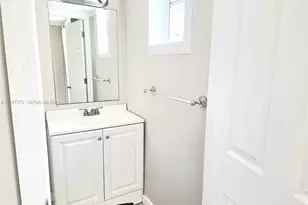 1700 NE 191st St, Miami, FL 33179 - Photo 24