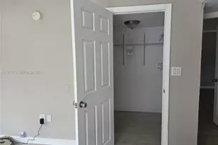 1700 NE 191st St, Miami, FL 33179 - Photo 16