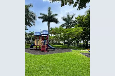 8925 W 35th Ct #8925, Hialeah, FL 33018 - Photo 22