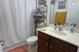 8925 W 35th Ct, Hialeah, FL 33018 - Photo 14