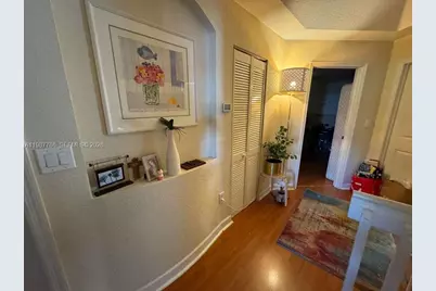 7131 NW 114th Ct, Doral, FL 33178 - Photo 10