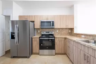 7200 NW 177th St, Hialeah, FL 33015 - Photo 2