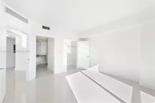 500 Brickell Ave, Miami, FL 33131 - Photo 20