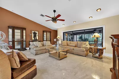 9420 Sea Turtle Ln, Plantation, FL 33324 - Photo 8
