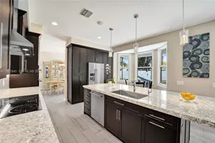484 Cambridge Dr, Weston, FL 33326 - Photo 22