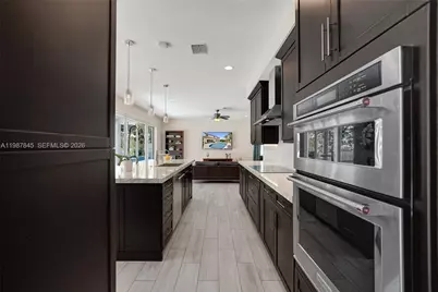 484 Cambridge Dr, Weston, FL 33326 - Photo 18