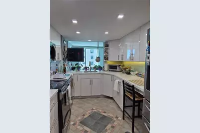 2655 Collins Ave #1910, Miami Beach, FL 33140 - Photo 18