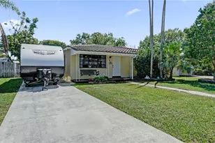 1007 N 31st Rd, Hollywood, FL 33021 - Photo 2