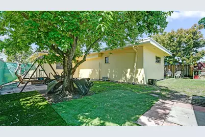 1007 N 31st Rd, Hollywood, FL 33021 - Photo 50