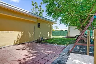 1007 N 31st Rd, Hollywood, FL 33021 - Photo 50