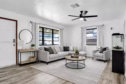 1007 N 31st Rd, Hollywood, FL 33021 - Photo 4