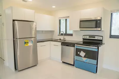 615 NE 26th St #2, Wilton Manors, FL 33305 - Photo 2