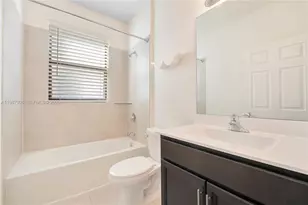 10521 W 35th Way, Hialeah, FL 33018 - Photo 14