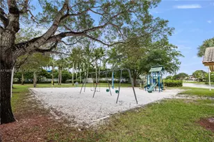 1511 NW 168th Ave, Pembroke Pines, FL 33028 - Photo 82