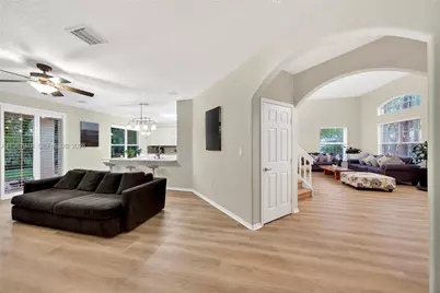 1511 NW 168th Ave, Pembroke Pines, FL 33028 - Photo 6