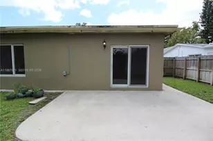 5160 SW 8th St, Margate, FL 33068 - Photo 22