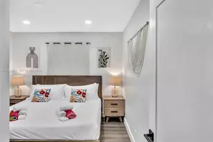 703 NE 7th St, Hallandale Beach, FL 33009 - Photo 28