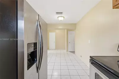 1017 NW 8th St, Hallandale Beach, FL 33009 - Photo 12